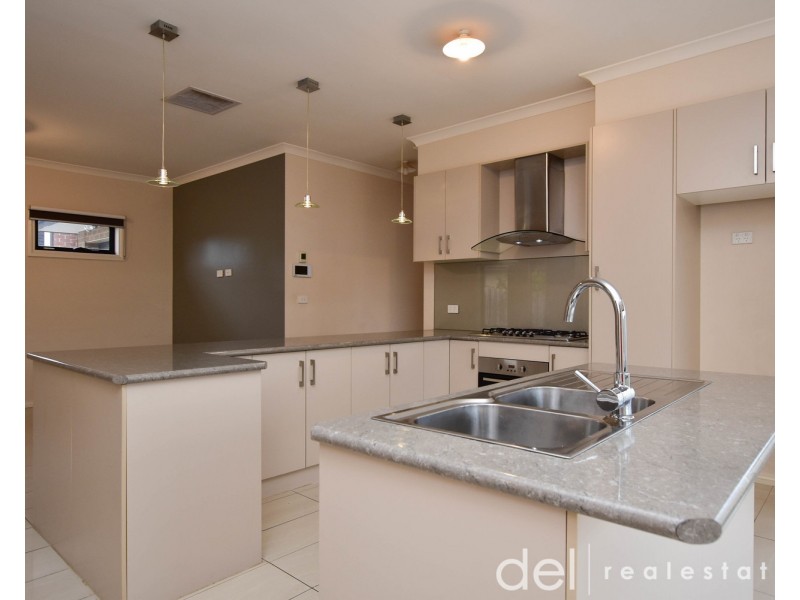 2/6 Hillbrick Court, Narre Warren VIC 3805