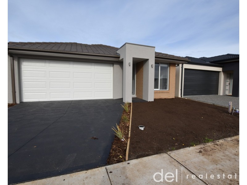 40 Prado Avenue, Clyde North VIC 3978