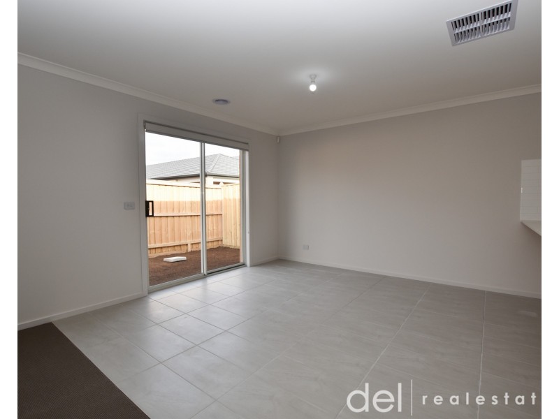 40 Prado Avenue, Clyde North VIC 3978