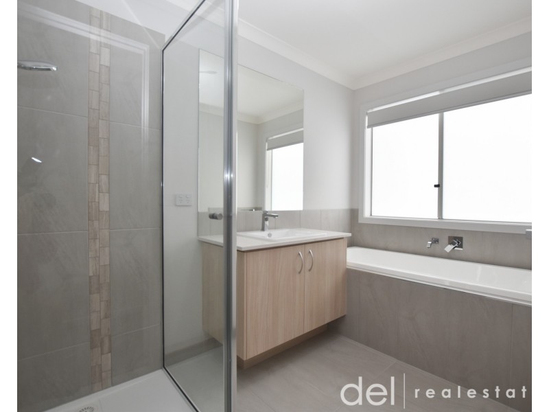 40 Prado Avenue, Clyde North VIC 3978