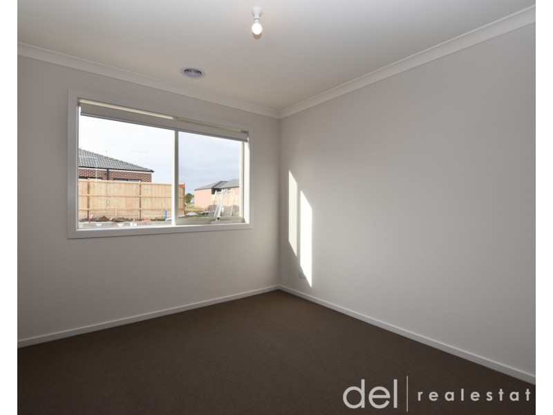 40 Prado Avenue, Clyde North VIC 3978