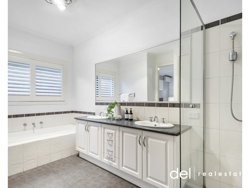 3 Caribbean Pine Court, Lyndhurst VIC 3975