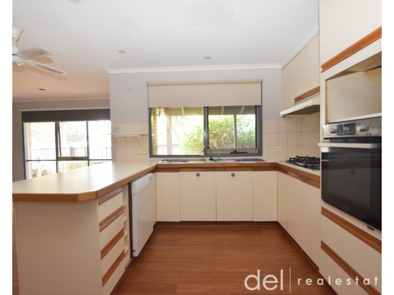 29 Stirling Avenue, Cranbourne North VIC 3977