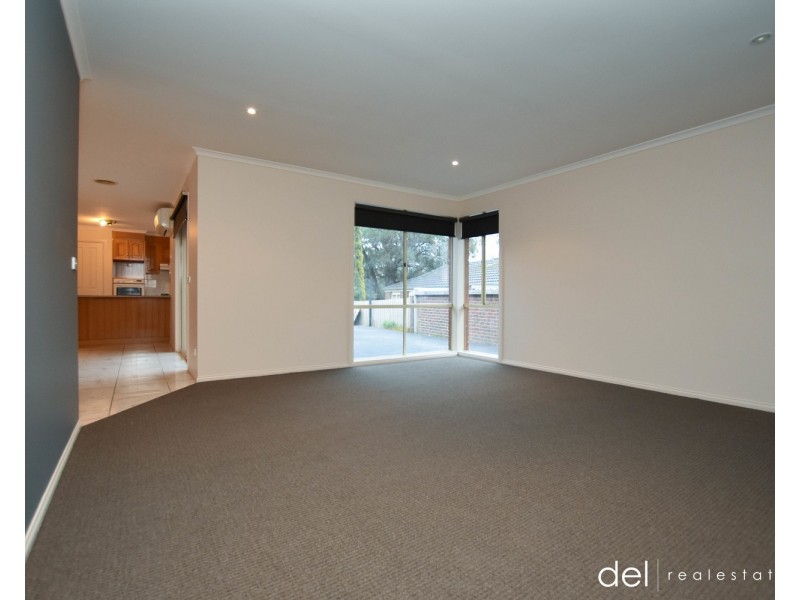 72 Saxonwood Drive, Narre Warren VIC 3805