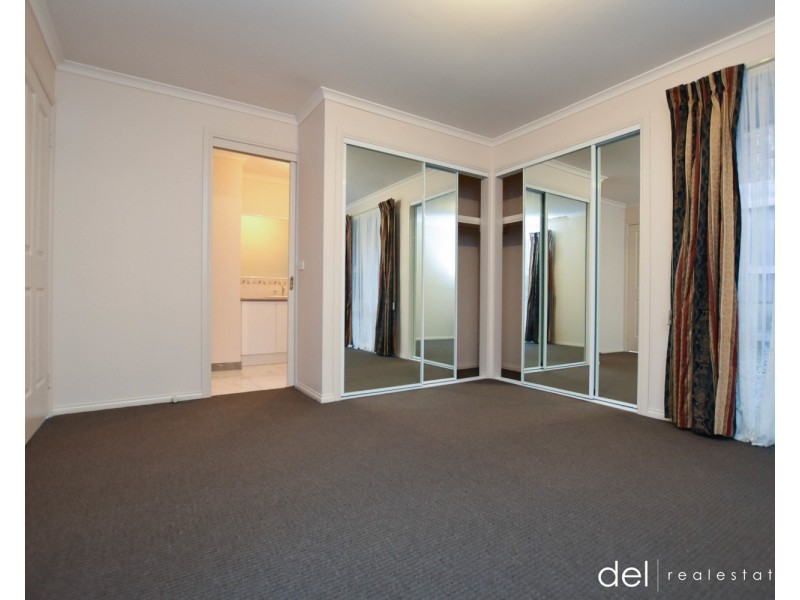 72 Saxonwood Drive, Narre Warren VIC 3805