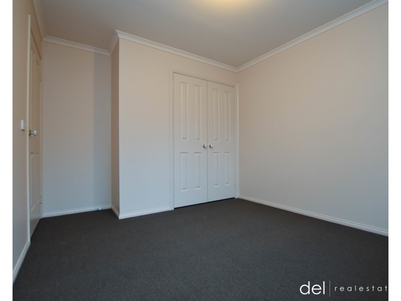 72 Saxonwood Drive, Narre Warren VIC 3805