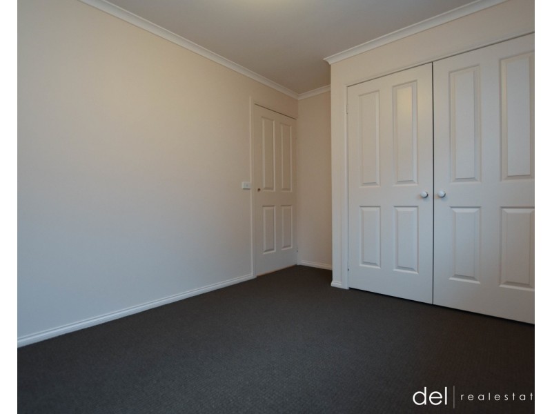 72 Saxonwood Drive, Narre Warren VIC 3805