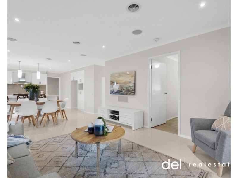 17 Sunnyside Drive, Berwick VIC 3806