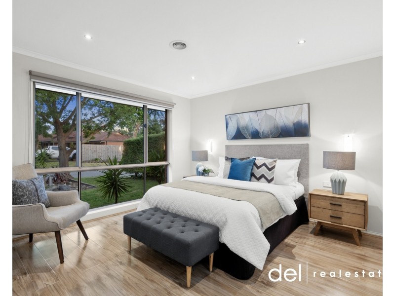 17 Sunnyside Drive, Berwick VIC 3806