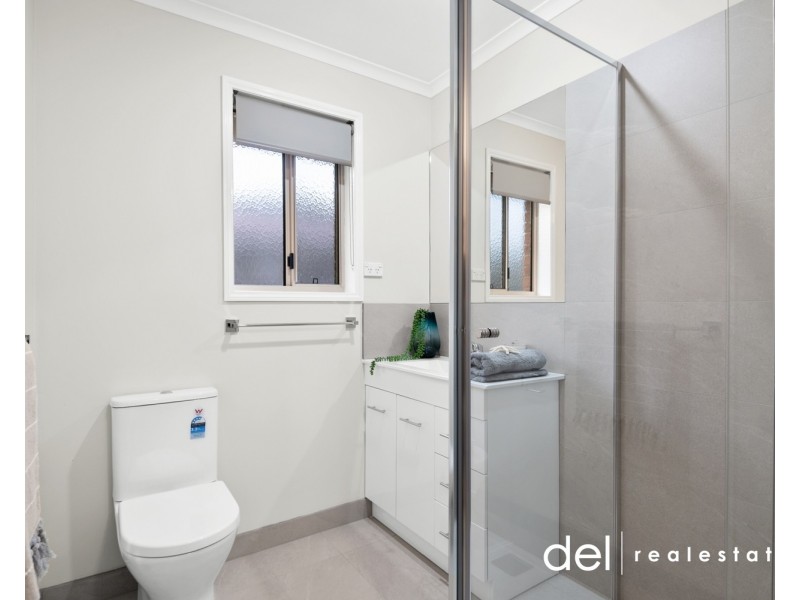 17 Sunnyside Drive, Berwick VIC 3806