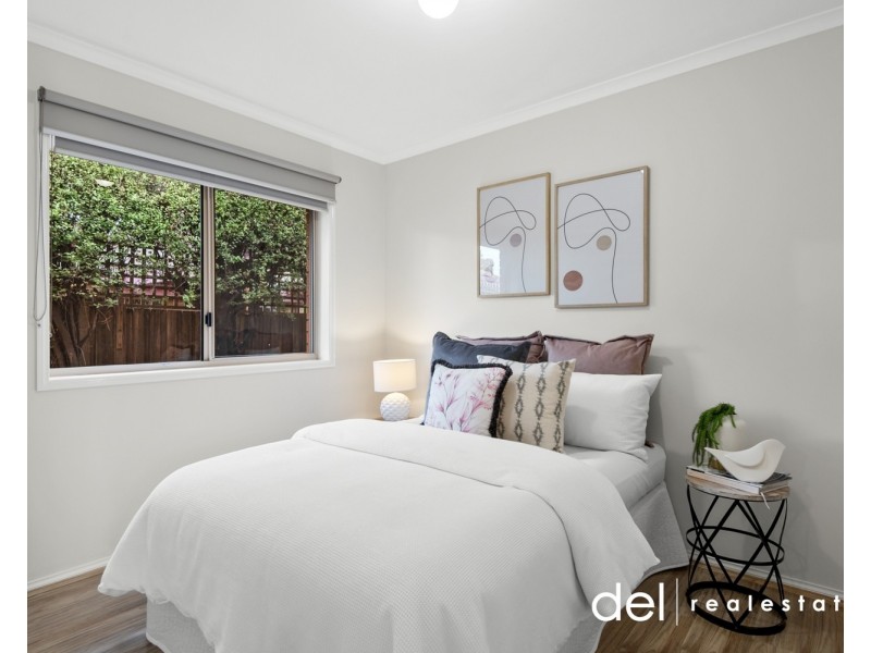 17 Sunnyside Drive, Berwick VIC 3806