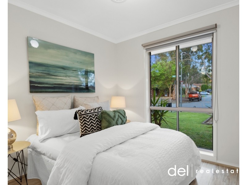 17 Sunnyside Drive, Berwick VIC 3806