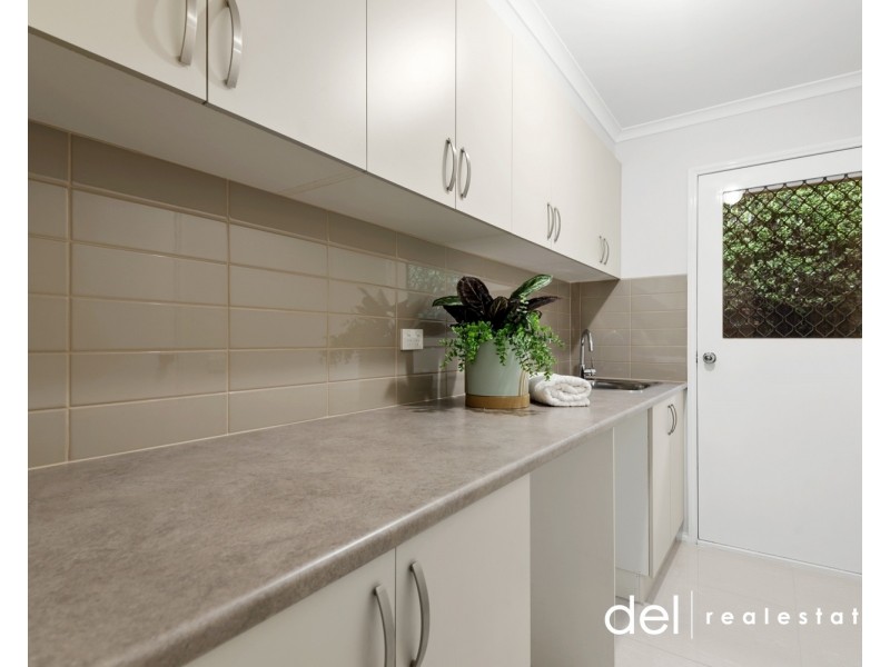 17 Sunnyside Drive, Berwick VIC 3806