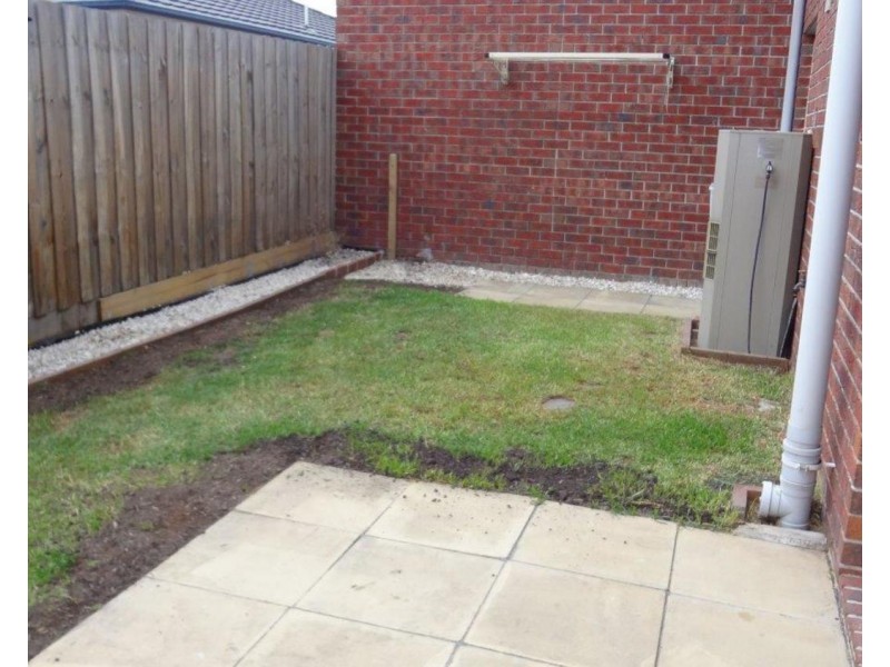 2/6 Gwenda Street, Dandenong VIC 3175