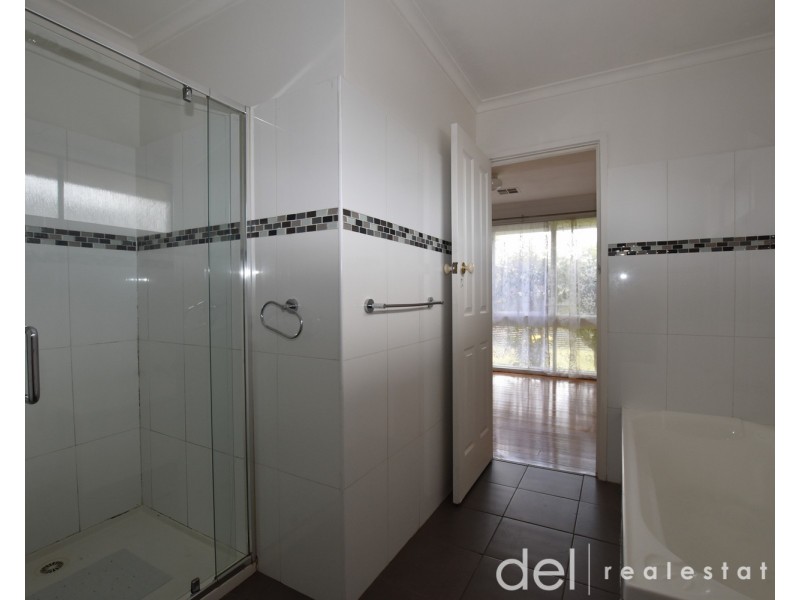 39 Waratah Drive, Dandenong North VIC 3175