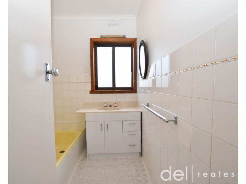 4 Lilac Avenue, Dandenong North VIC 3175