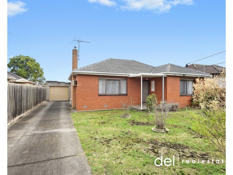 4 Lilac Avenue, Dandenong North VIC 3175