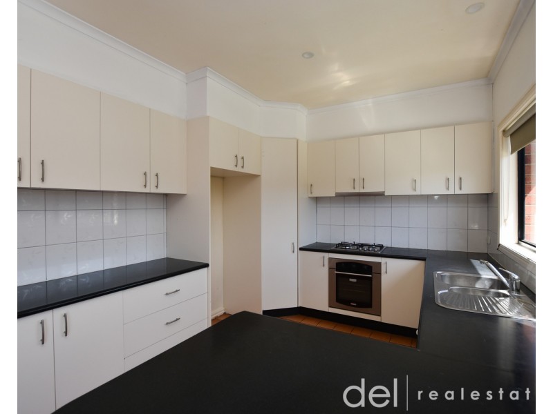 2/8 Jolly Street, Dandenong VIC 3175