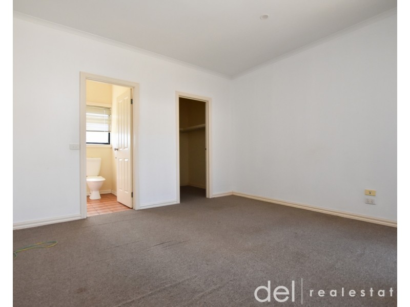 2/8 Jolly Street, Dandenong VIC 3175