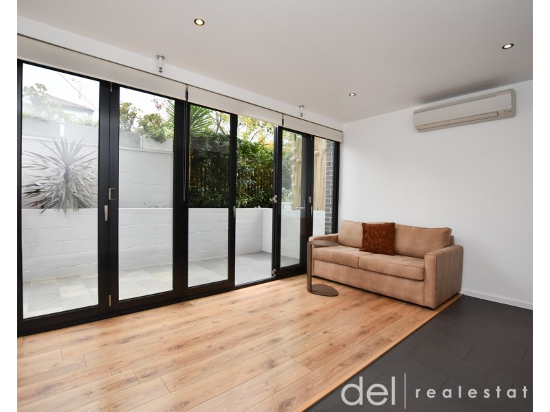 1/17 Ellesmere Road, Windsor VIC 3181