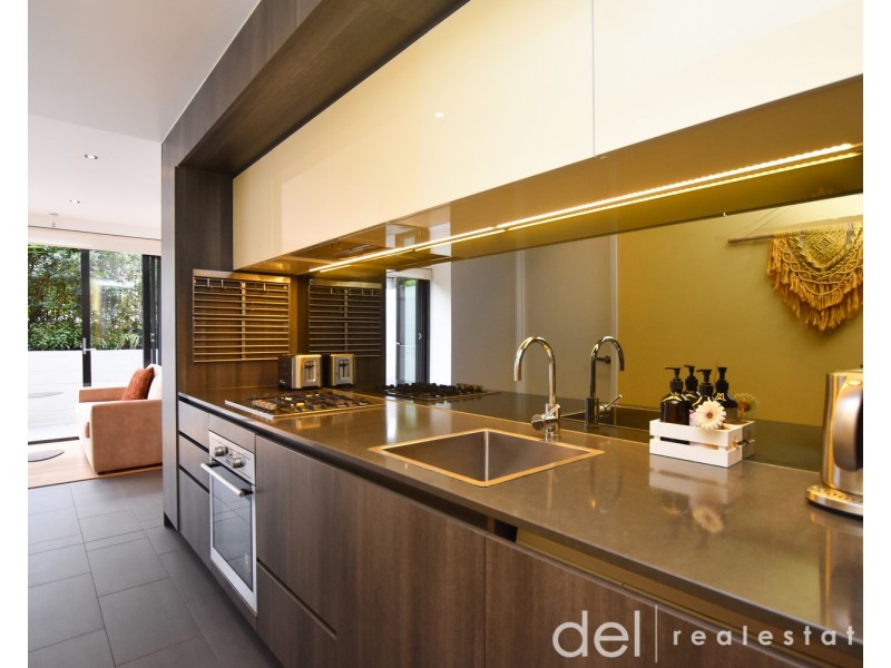 1/17 Ellesmere Road, Windsor VIC 3181