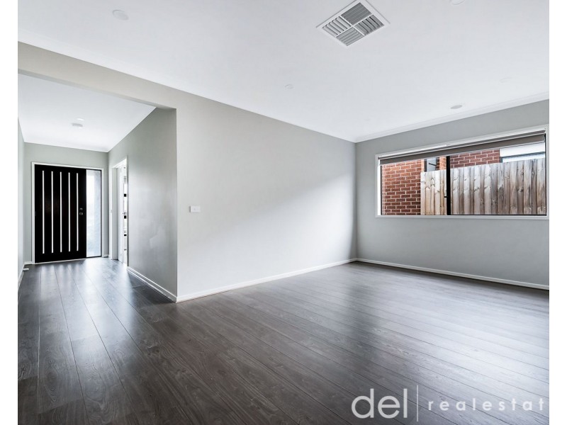 73 Rossiter Retreat, Cranbourne North VIC 3977