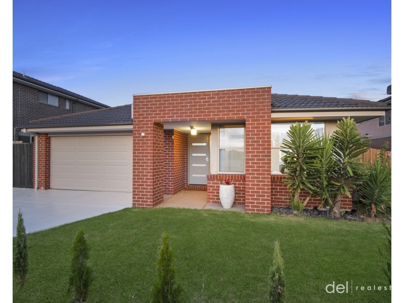 12 Massie Drive, Hampton Park VIC 3976
