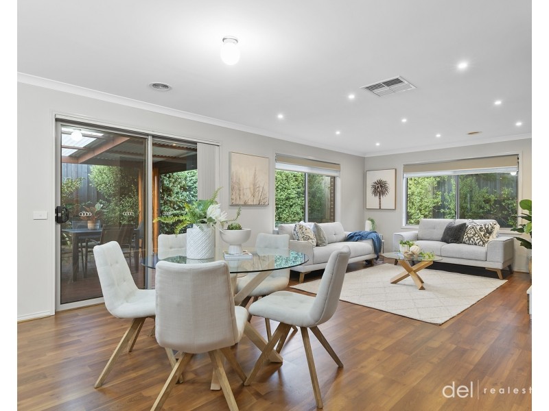 12 Massie Drive, Hampton Park VIC 3976