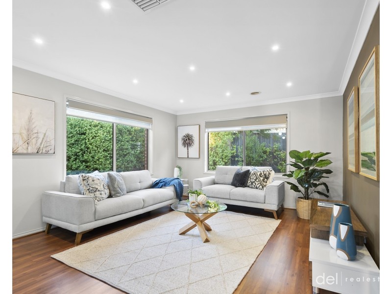 12 Massie Drive, Hampton Park VIC 3976