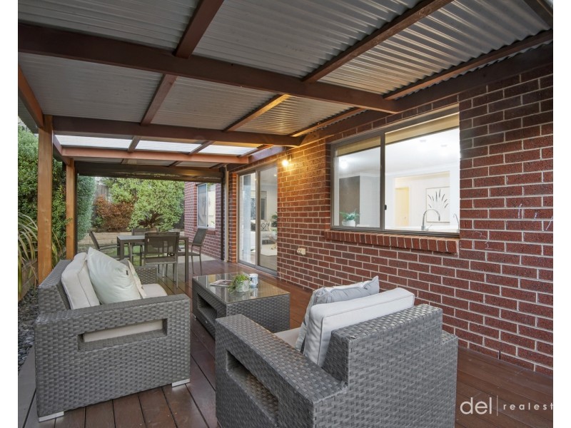 12 Massie Drive, Hampton Park VIC 3976