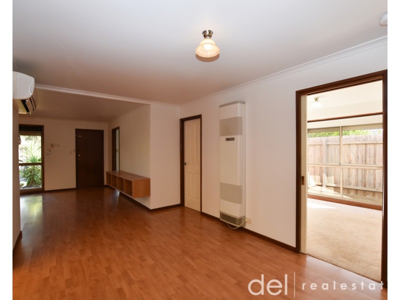 44 Frances Crescent, Cranbourne North VIC 3977