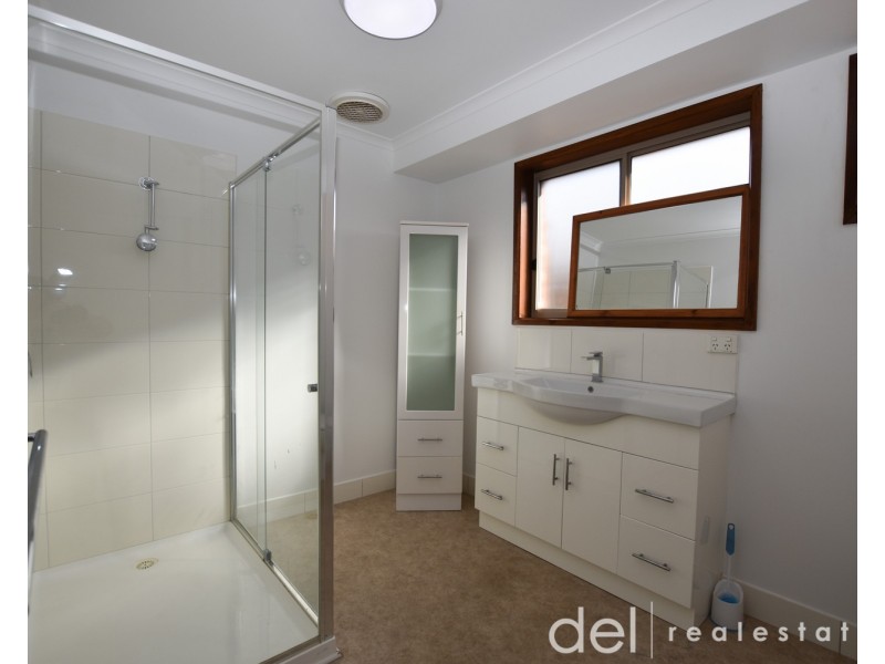 44 Frances Crescent, Cranbourne North VIC 3977