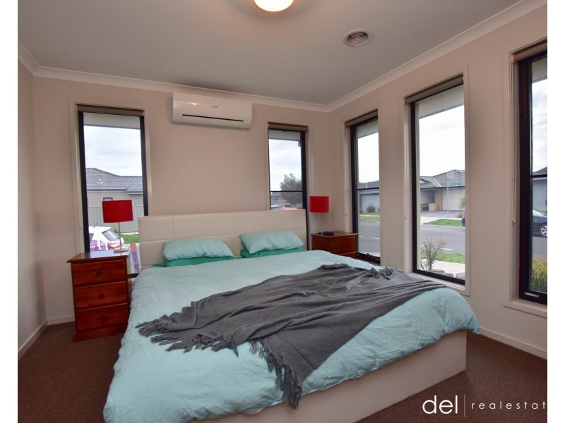 19 Brittle Gum Road, Cranbourne East VIC 3977