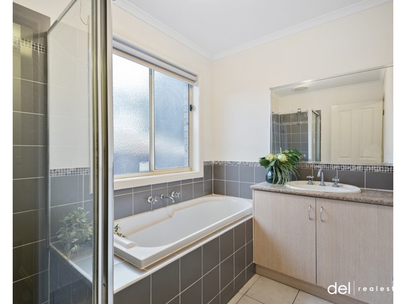 9/95-101 Breens Road, Cranbourne West VIC 3977