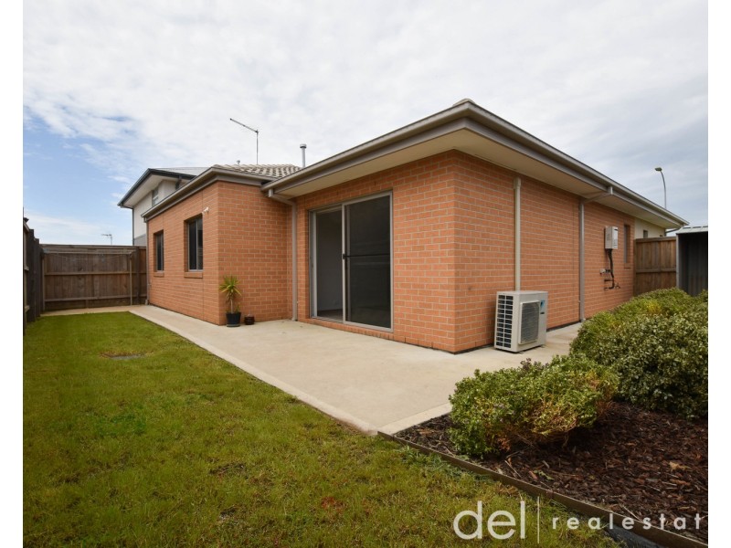 65 Waterman Drive, Clyde VIC 3978