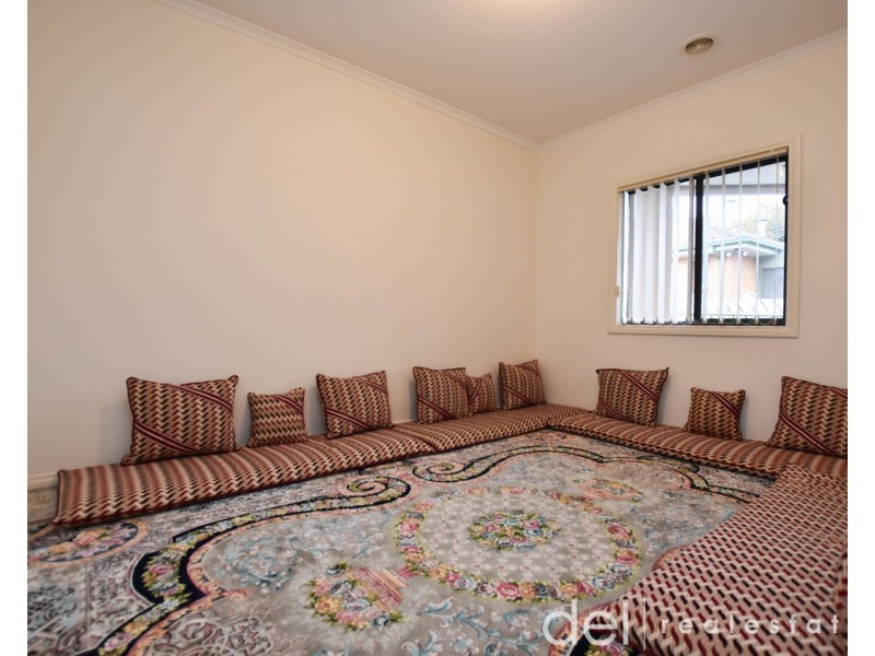 2/12 Olive Road, Eumemmerring VIC 3177