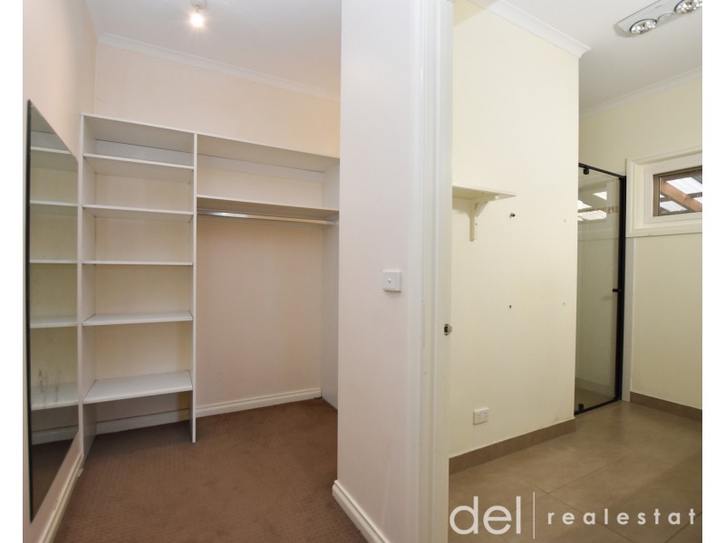 8 Bull Finch Way, Berwick VIC 3806