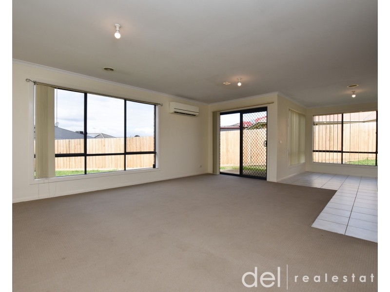 22 Sallybrook Circuit, Narre Warren VIC 3805