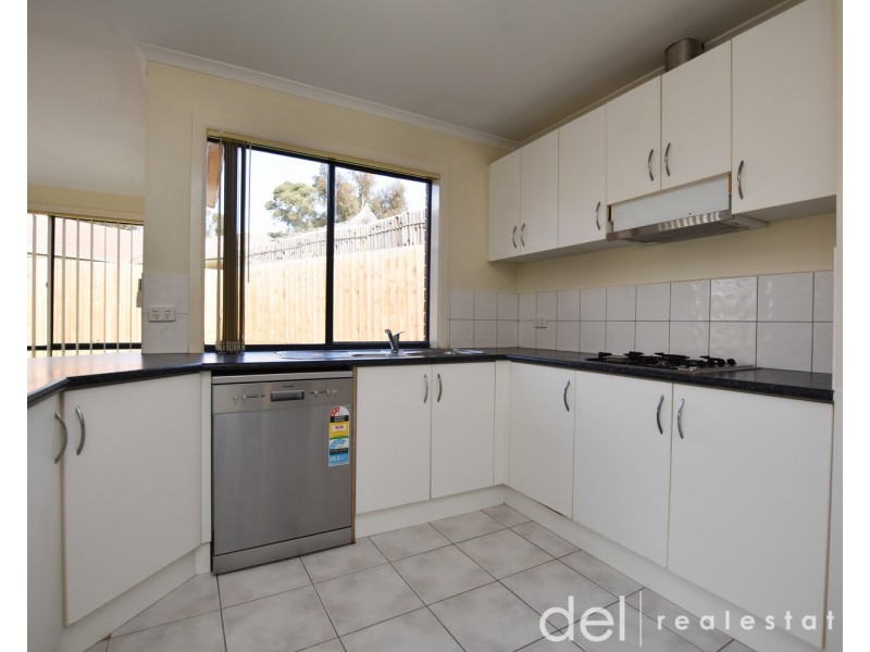 22 Sallybrook Circuit, Narre Warren VIC 3805