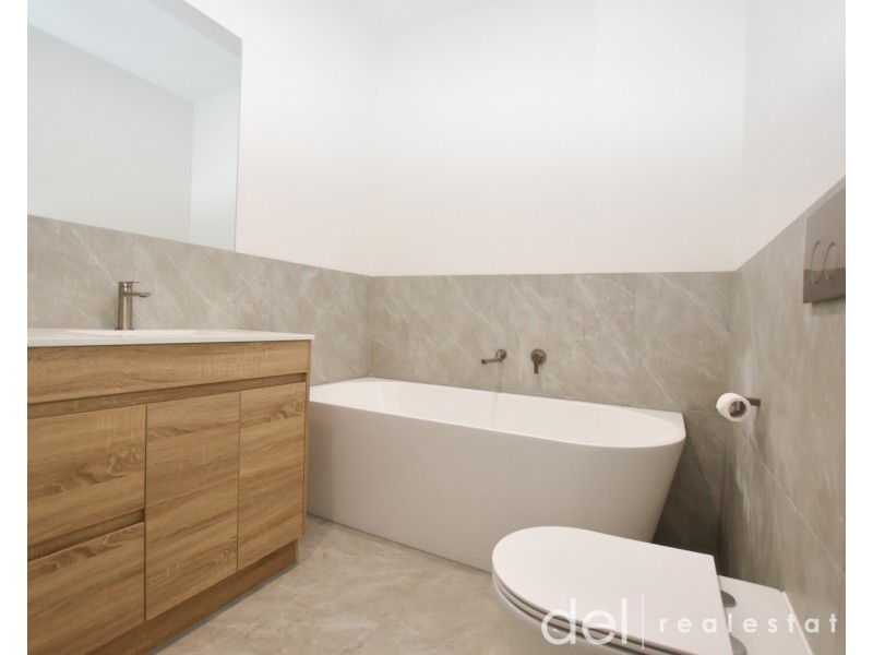 2A Haverstock Hill Close, Endeavour Hills VIC 3802