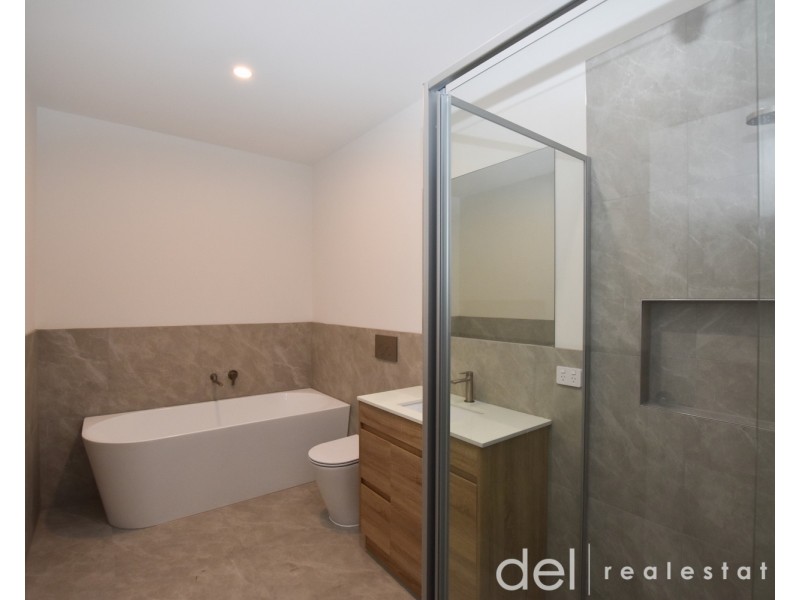 2b Haverstock Hill Close, Endeavour Hills VIC 3802