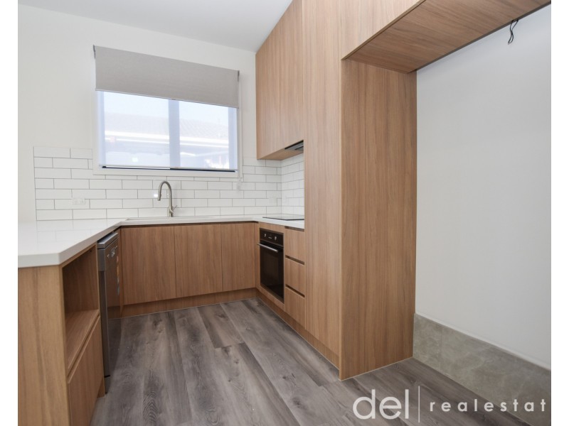 2b Haverstock Hill Close, Endeavour Hills VIC 3802