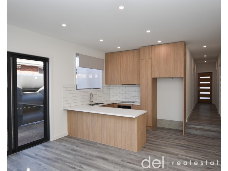 2b Haverstock Hill Close, Endeavour Hills VIC 3802