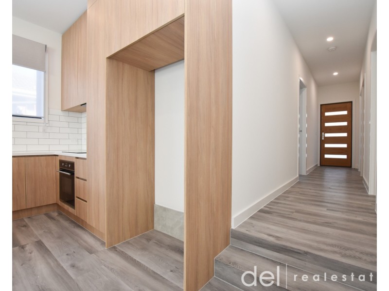 2b Haverstock Hill Close, Endeavour Hills VIC 3802