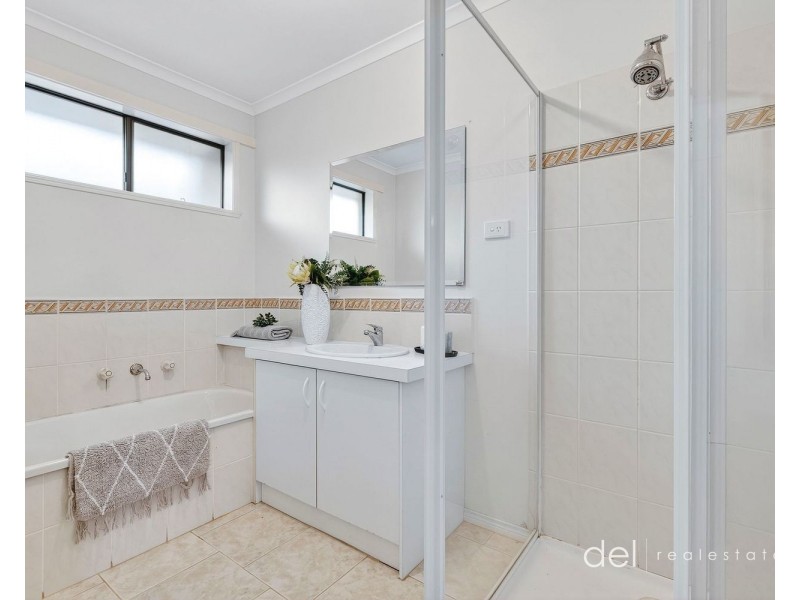 6 Tulsk Close, Hampton Park VIC 3976