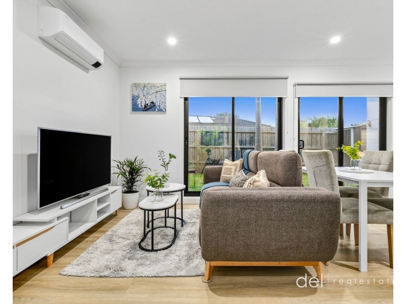 2/17 Menzies Avenue, Dandenong North VIC 3175