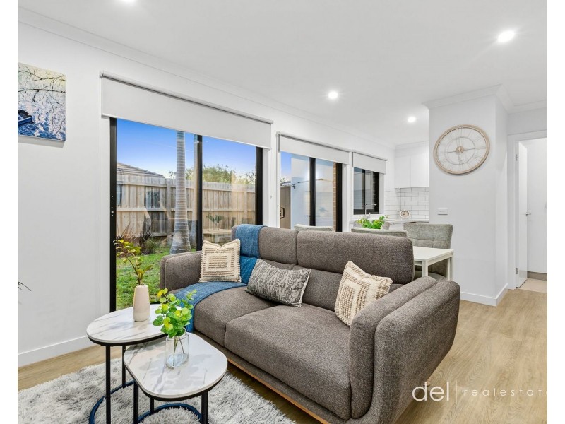 2/17 Menzies Avenue, Dandenong North VIC 3175