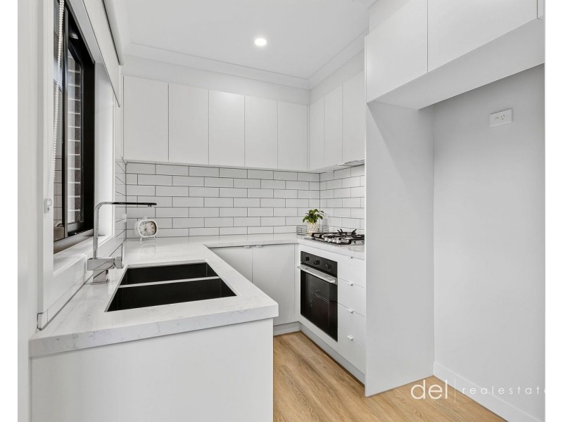 2/17 Menzies Avenue, Dandenong North VIC 3175