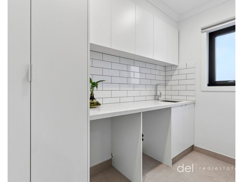 2/17 Menzies Avenue, Dandenong North VIC 3175