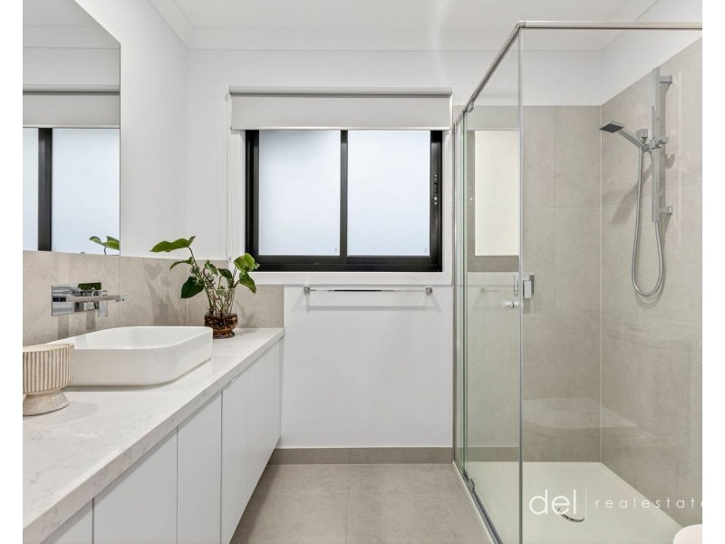 2/17 Menzies Avenue, Dandenong North VIC 3175